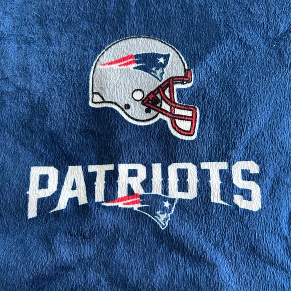 New England Patriots Christmas tree skirt - Picture 2 of 4